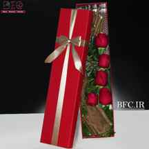  باکس گل جعبه کادویی با 5 شاخه گل رز هلندی قرمز