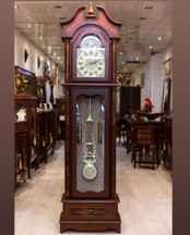 ساعت ایستاده چوبی مدل خراطی (تاج آمریکایی) کد ۱۰۲۱۷۷