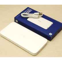 شارژر همراه شیائومی مدل Redmi ظرفیت ۱۰۰۰۰ میلی آمپرساعت به همراه کابل تبدیل microUSB
