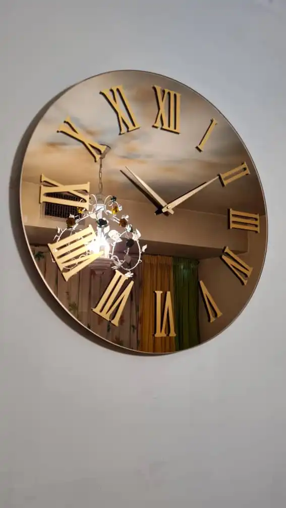  ساعت دیواری آینه ی فوق العاده زیبا در 10 طرح مختلف