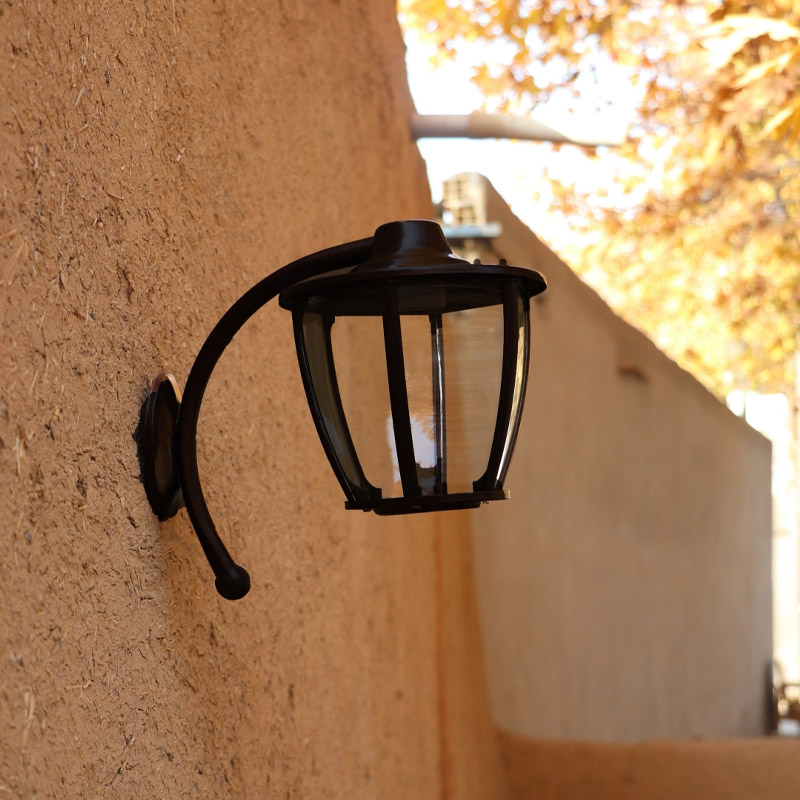  چراغ حیاطی و پارکی دیواری فلزی مدل OL25-D – مشکی رنگ